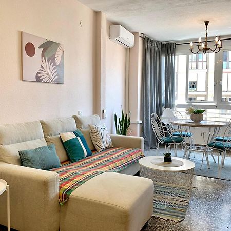Centrally-Located, Spacious Flat At Historic Centre & Short Walk To Beach อาลิกันเต ภายนอก รูปภาพ