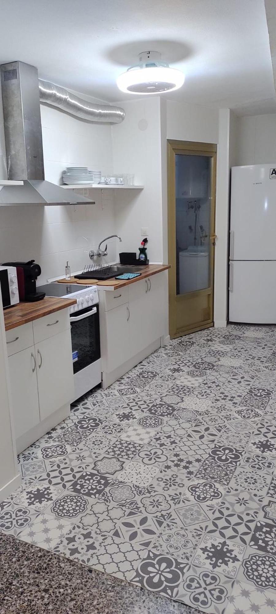 Centrally-Located, Spacious Flat At Historic Centre & Short Walk To Beach อาลิกันเต ภายนอก รูปภาพ