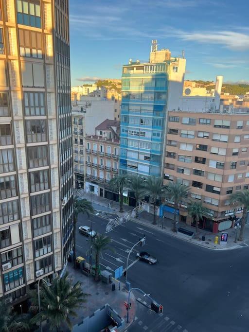 Centrally-Located, Spacious Flat At Historic Centre & Short Walk To Beach อาลิกันเต ภายนอก รูปภาพ